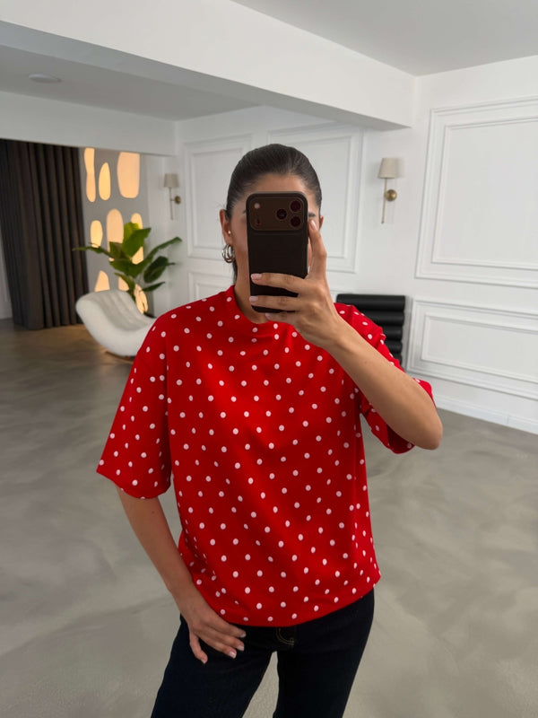 Kırmızı Puantiyeli Sırtı Kalp Dekolteli Tshirt 1113-Kırmızı