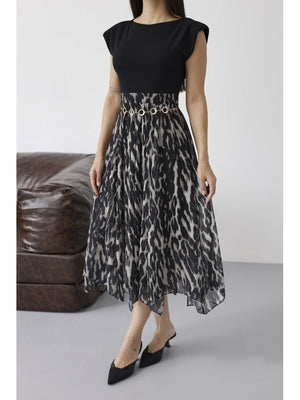 Siyah Vatkalı Zincir Kemerli Elbise 3867-Siyah