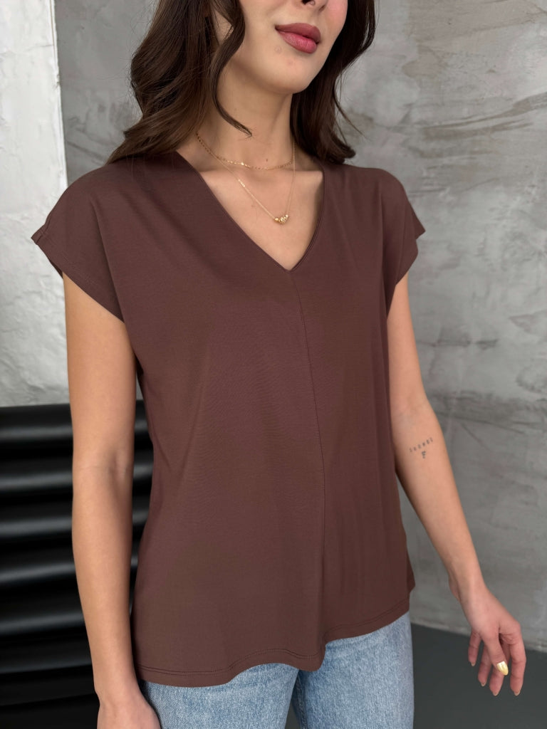 Kahve V Yaka Ön Şeritli Tshirt