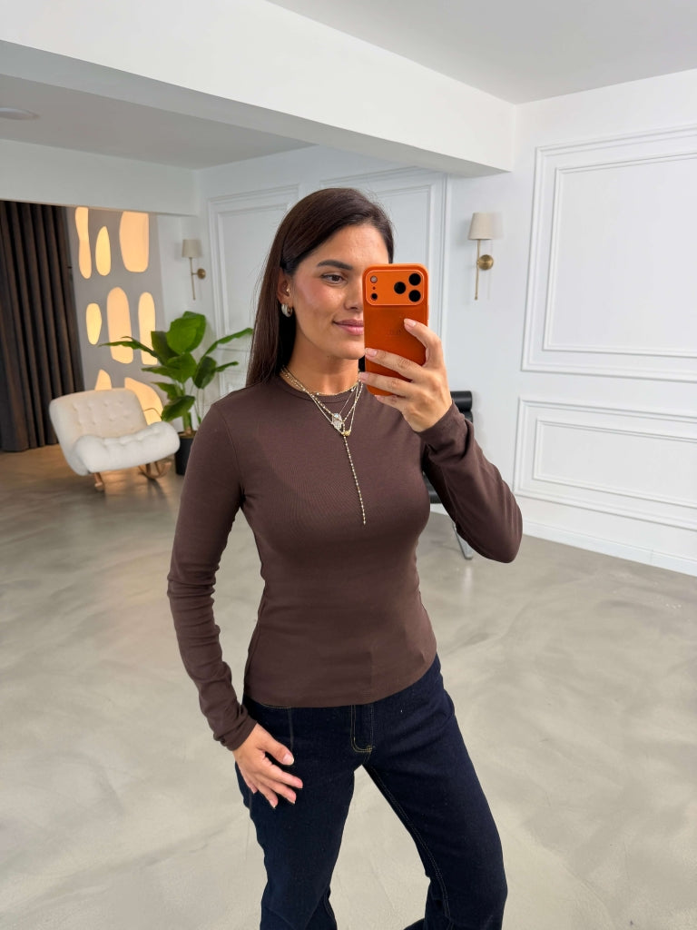 Kahverengi Sırtı Dikişli Parmak Geçirmeli Body 0585-Kahverengi