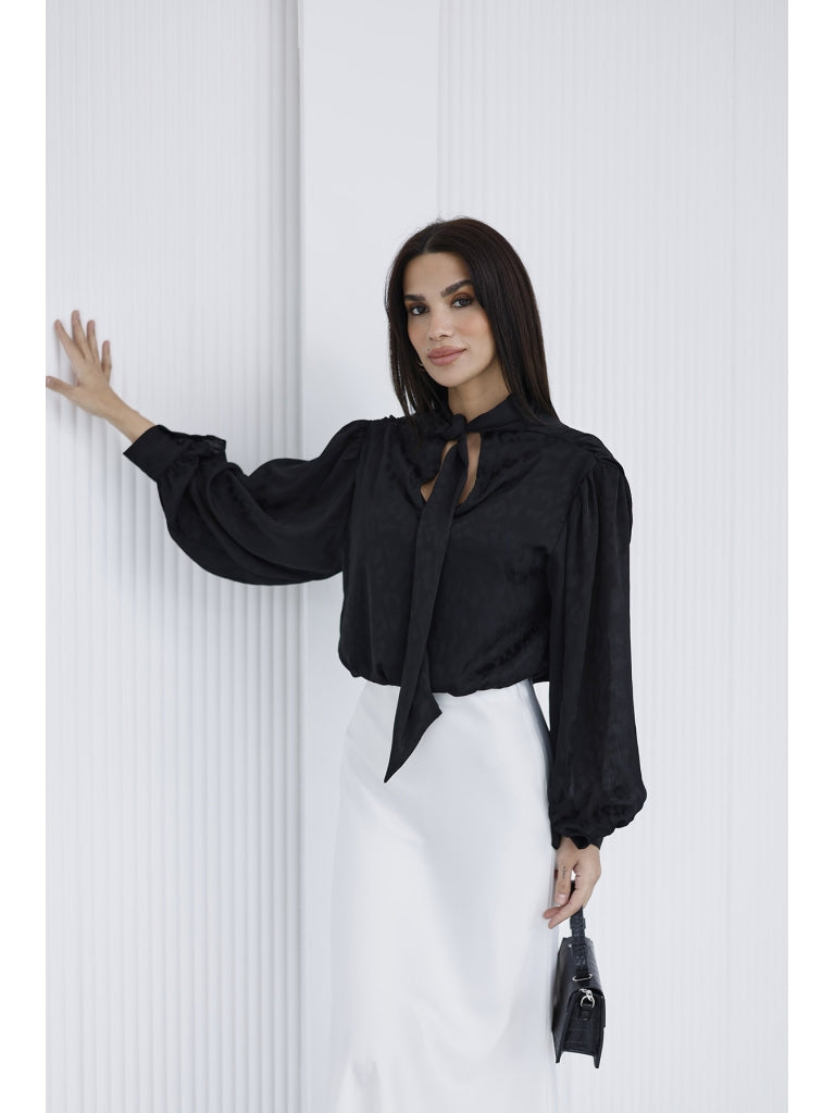 Siyah Yakası Fularlı Salaş Bluz 5021-SİYAH