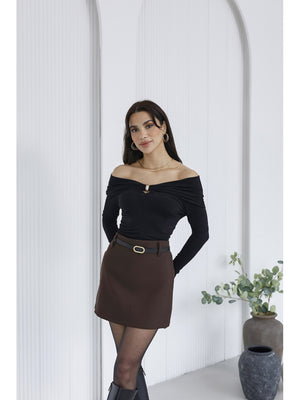 Siyah Yaka Broşlu Madonna Yaka Bluz 0741-SİYAH