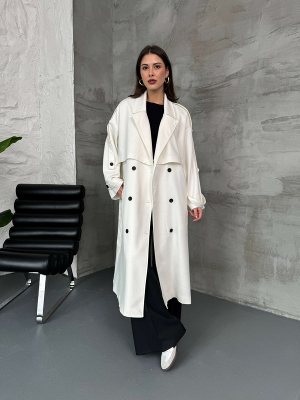 Beyaz Kruvaze Detaylı Oversize Trençkot