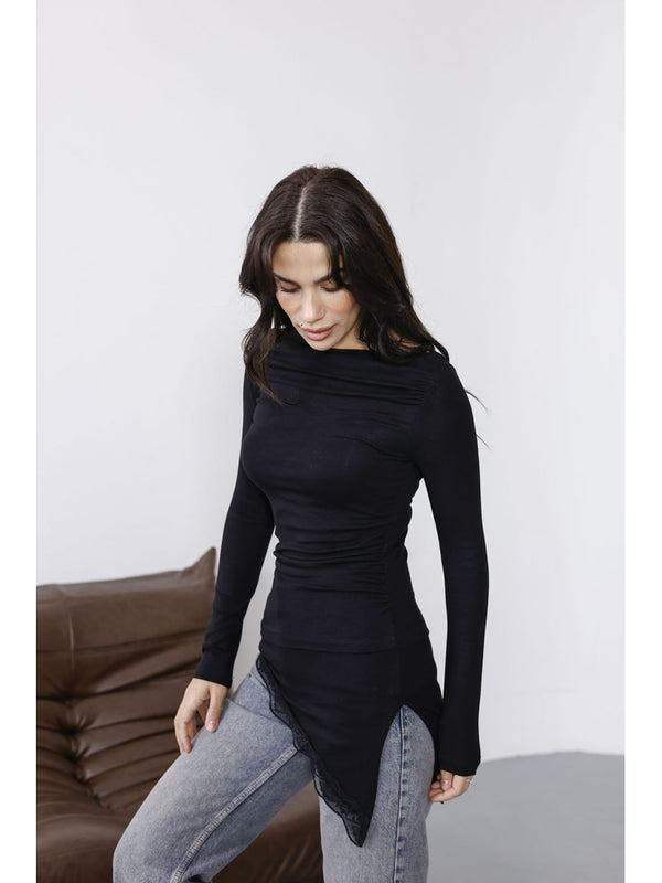 Siyah Eteği Dantel Detaylı Asimetrik Bluz 7505-Siyah