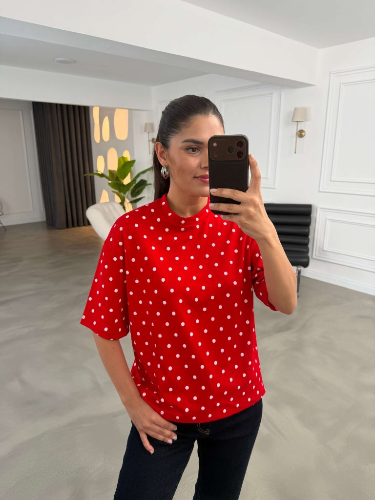 Kırmızı Puantiyeli Sırtı Kalp Dekolteli Tshirt 1113-Kırmızı