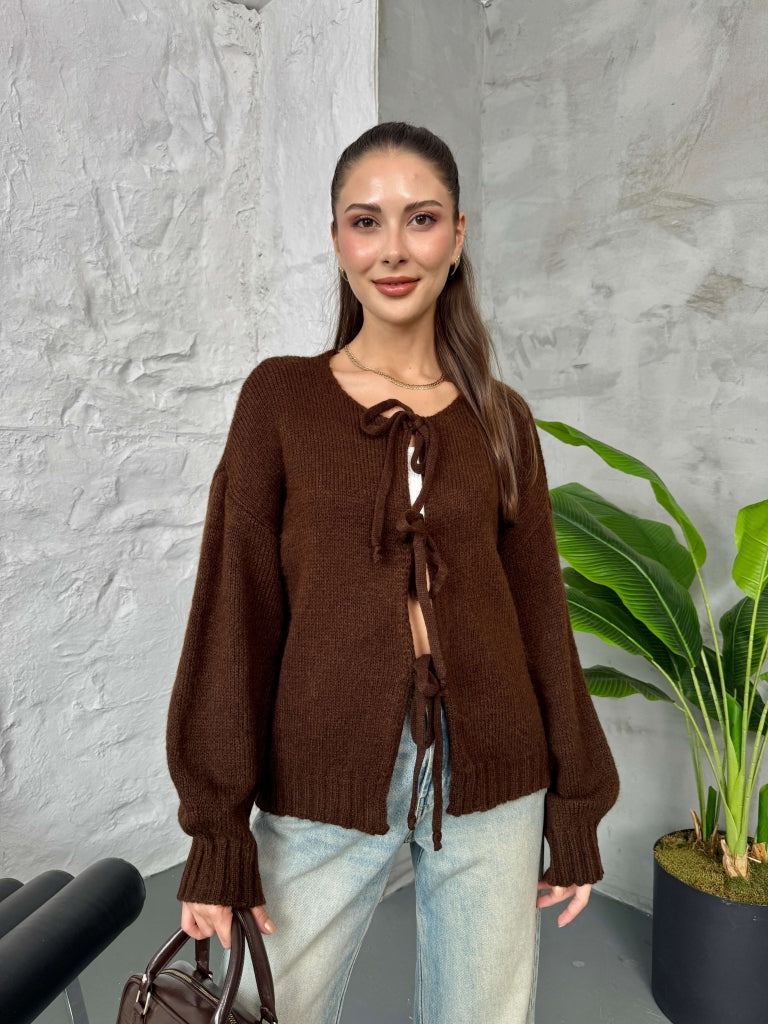 Kahverengi Önü Bağcıklı Örme Hırka EY2426-Kahverengi