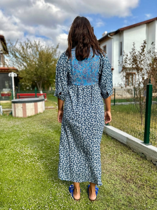 Yaprak Desenli Bağcıklı Elbise
