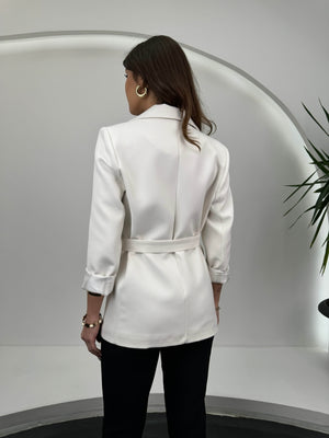 Beyaz Yandan Kemerli Blazer Ceket