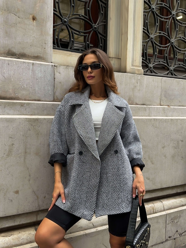 Beyaz Balık Sırtı Oversize Astarlı Kısa Kaban