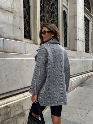 Beyaz Balık Sırtı Oversize Astarlı Kısa Kaban