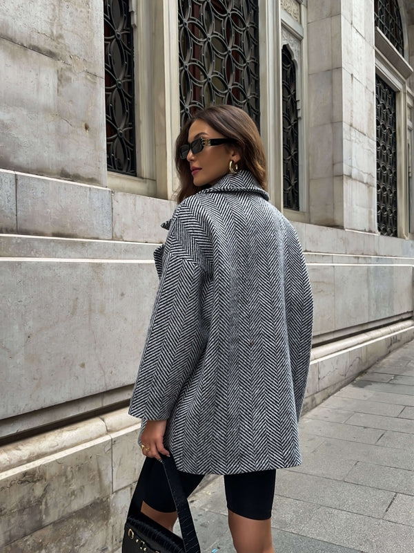 Beyaz Balık Sırtı Oversize Astarlı Kısa Kaban