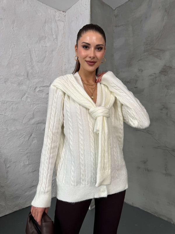 Beyaz Massi Model Şal Detaylı Örgü Hırka