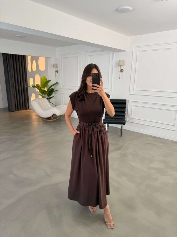 Kahve Vatkalı Deri Kemerli Elbise 580986-Kahve