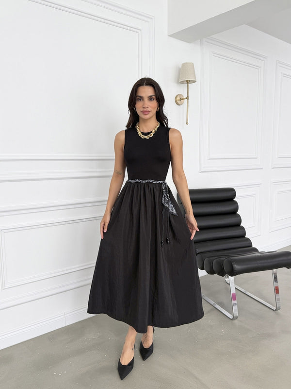 Siyah Fular Kemerli Maxi Elbise 1801-Siyah