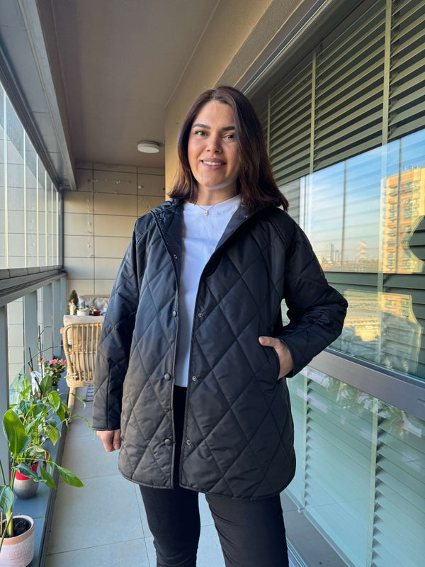 Siyah Kapşonlu Kapitone Oversize Mont