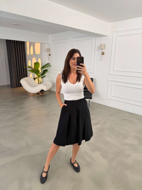 Siyah Pileli Bermuda Şort 51425-Siyah