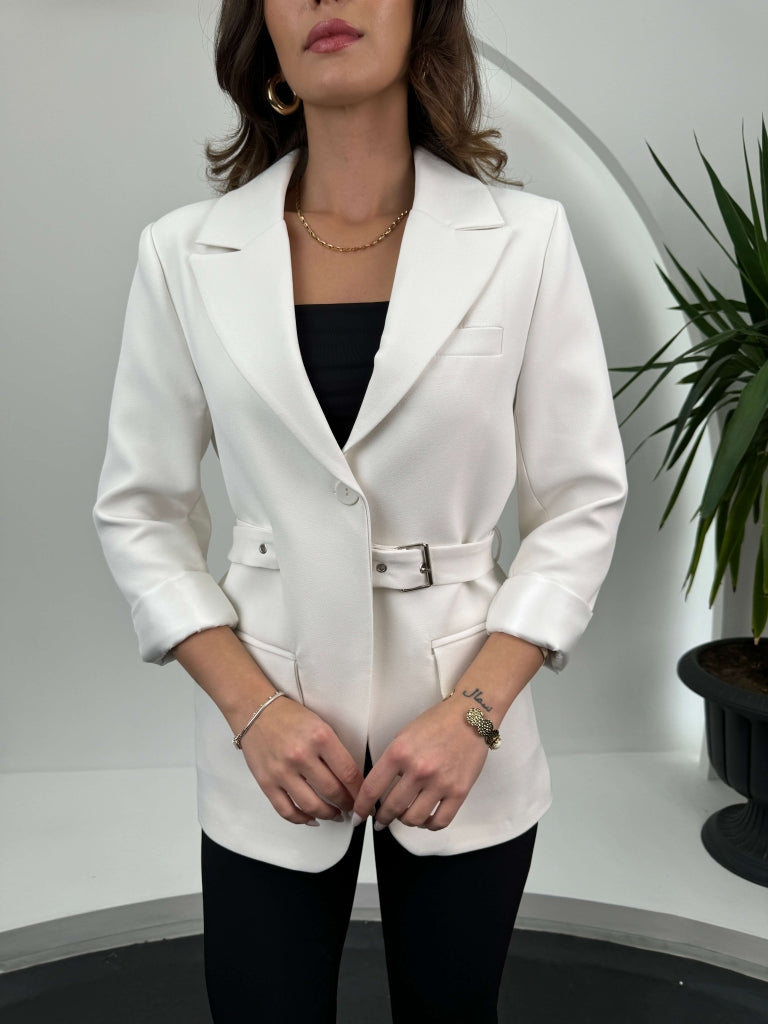 Beyaz Yandan Kemerli Blazer Ceket