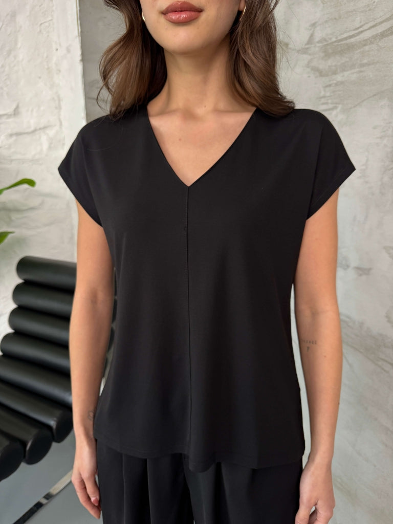 Siyah V Yaka Ön Şeritli Tshirt