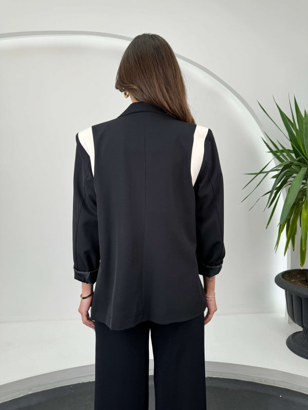 Omuzları Şerit Detaylı Blazer Ceket