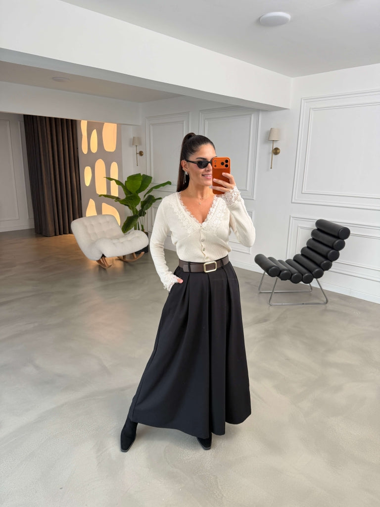 Siyah Gold Kemerli Etek Pantolon 51502-Siyah