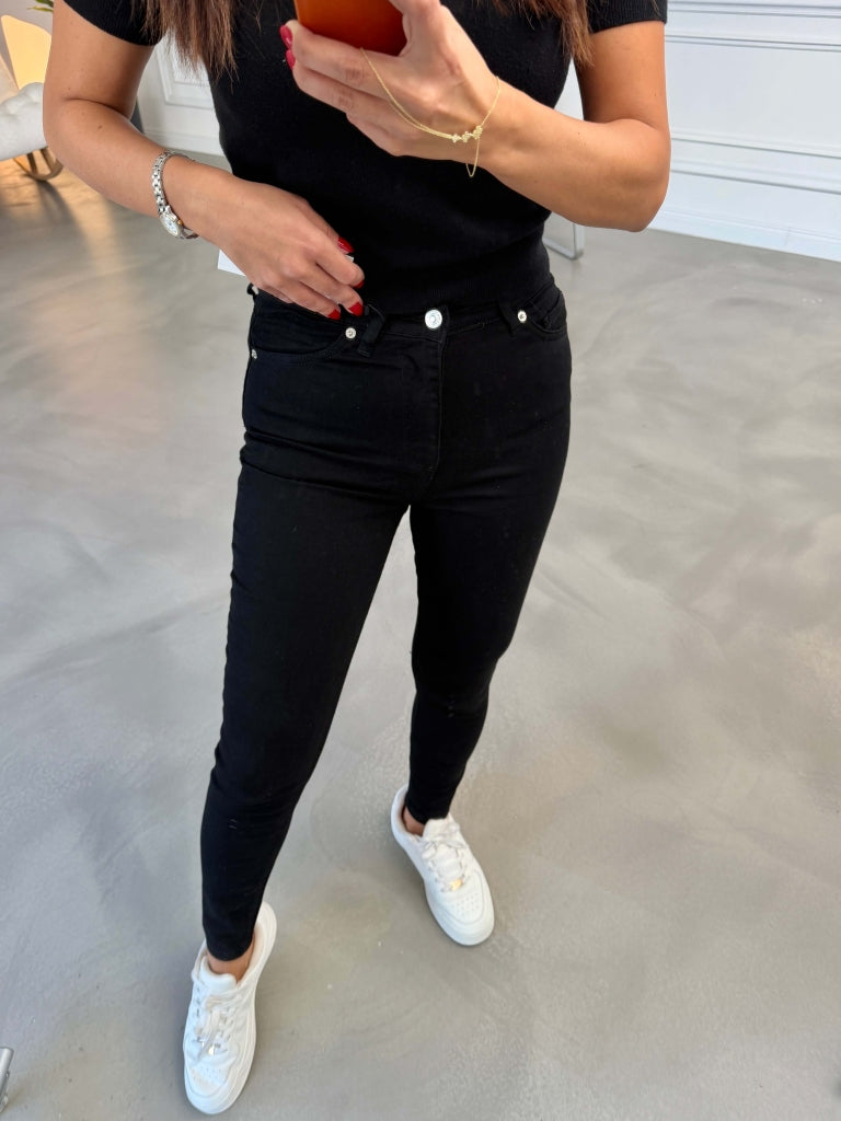 Siyah Yüksek Bel Dar Paça Jean 329-Siyah