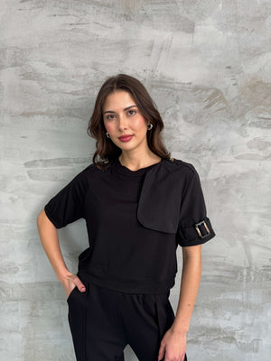 Siyah Kolu Apolet Detaylı Tshirt
