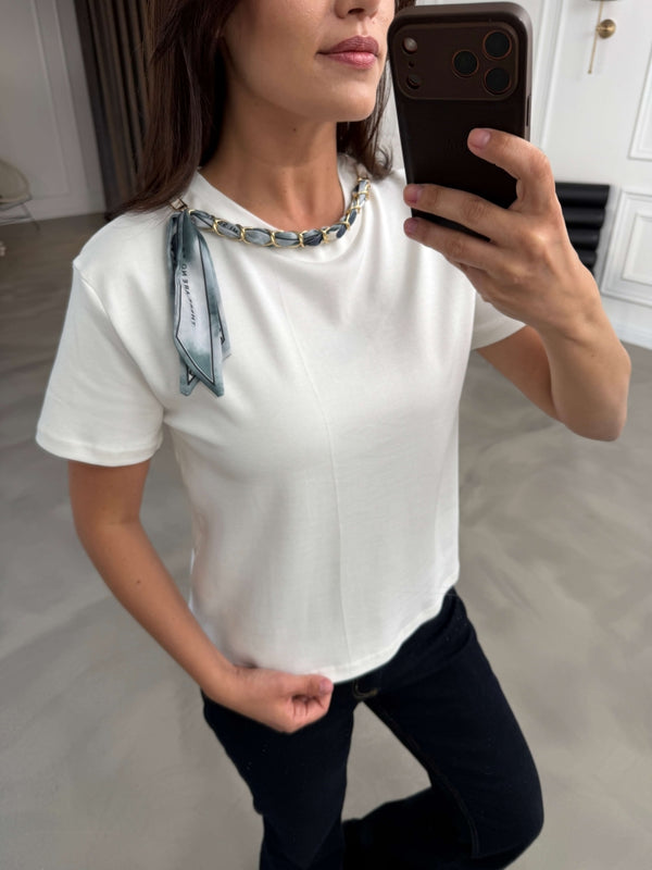 Ekru Zincirli Fular Detaylı Tshirt 6603-Ekru