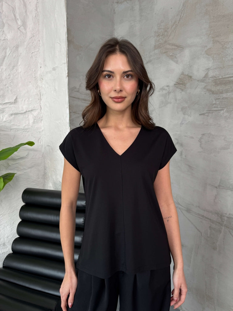Siyah V Yaka Ön Şeritli Tshirt