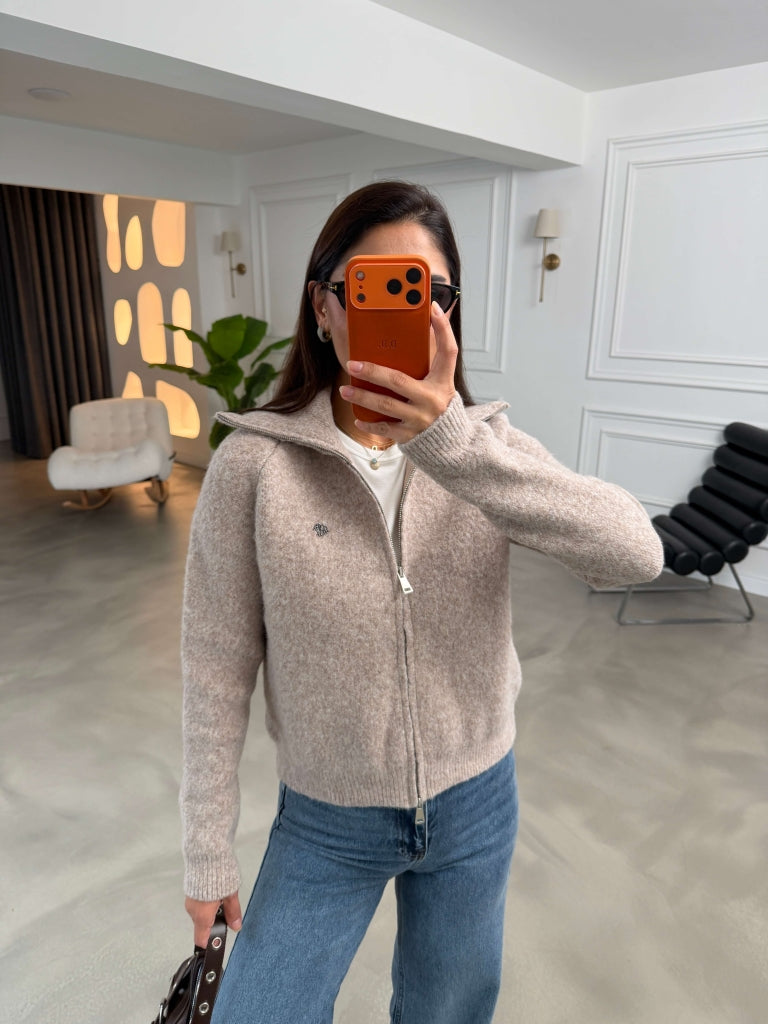 Bej Mini Broşlu Fermuarlı Hırka 2622-Bej
