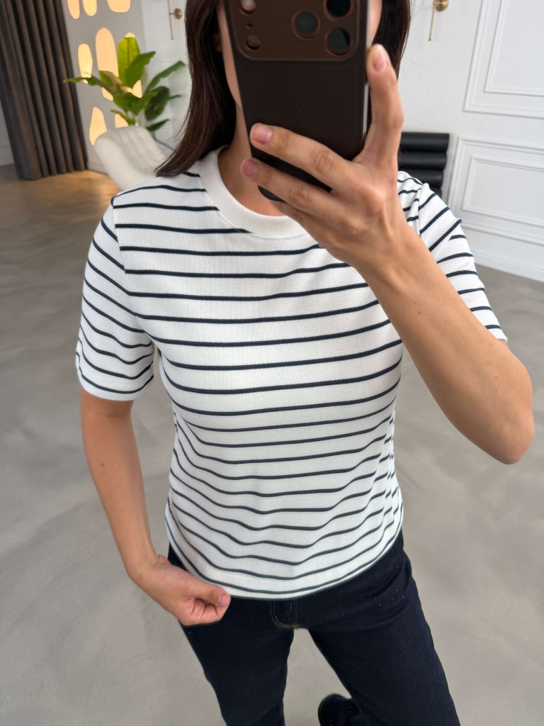 Beyaz Çizgili Bisiklet Yaka Tshirt AK26327-Beyaz