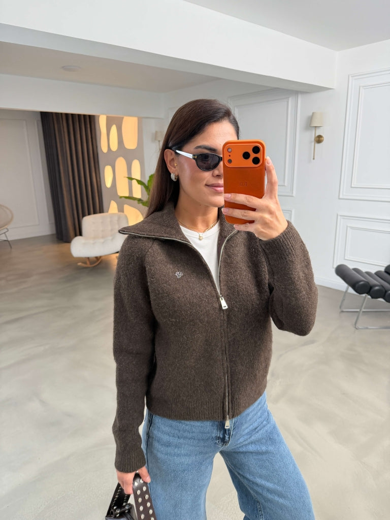 Kahverengi Mini Broşlu Fermuarlı Hırka 2622-Kahverengi