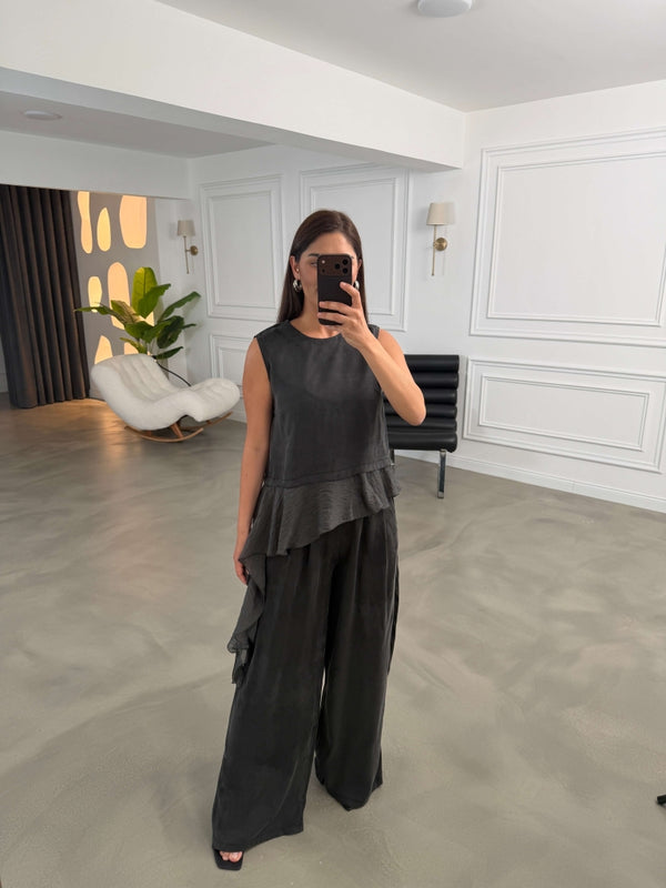 Siyah Eteği Garnili Bluz Pantolon Takım 51391-Siyah
