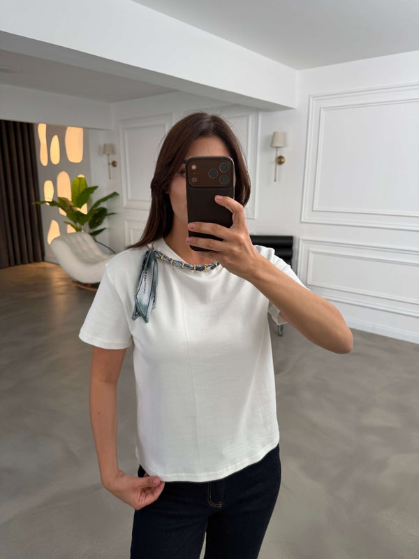 Ekru Zincirli Fular Detaylı Tshirt 6603-Ekru