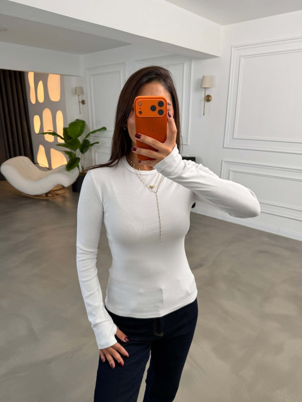 Beyaz Sırtı Dikişli Parmak Geçirmeli Body 0585-Beyaz