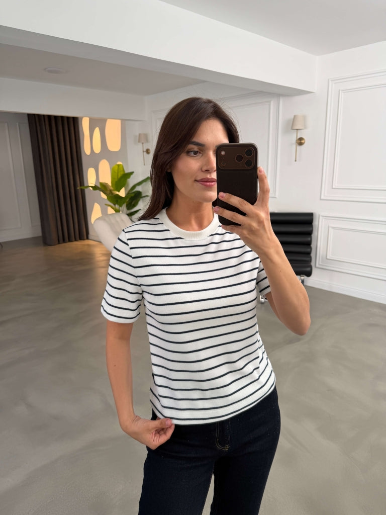 Beyaz Çizgili Bisiklet Yaka Tshirt AK26327-Beyaz