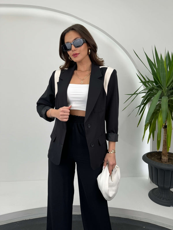 Omuzları Şerit Detaylı Blazer Ceket