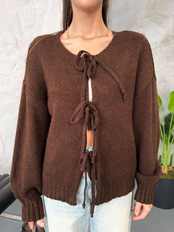 Kahverengi Önü Bağcıklı Örme Hırka EY2426-Kahverengi