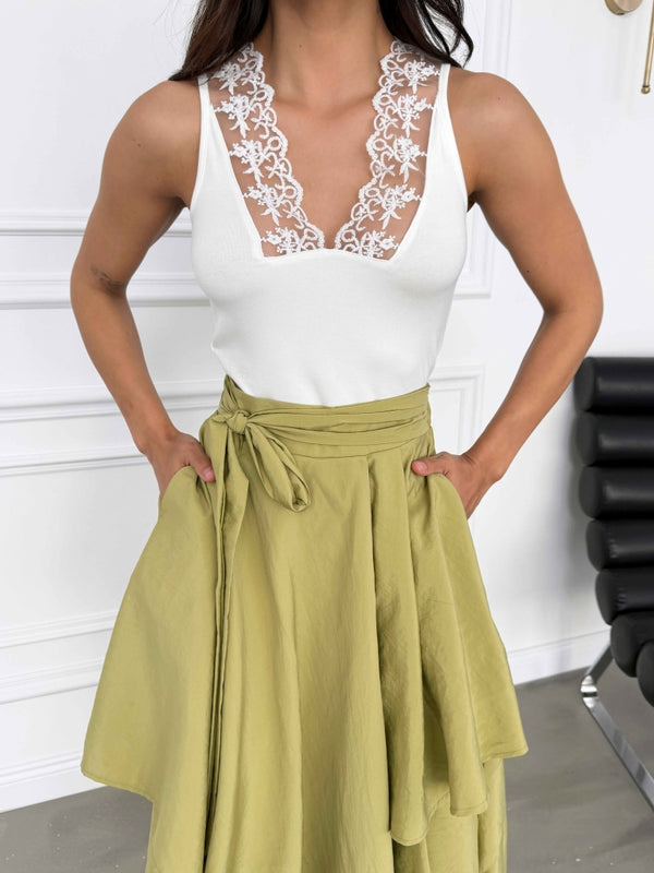 Ekru Yakası Dantelli Body 0907-Ekru