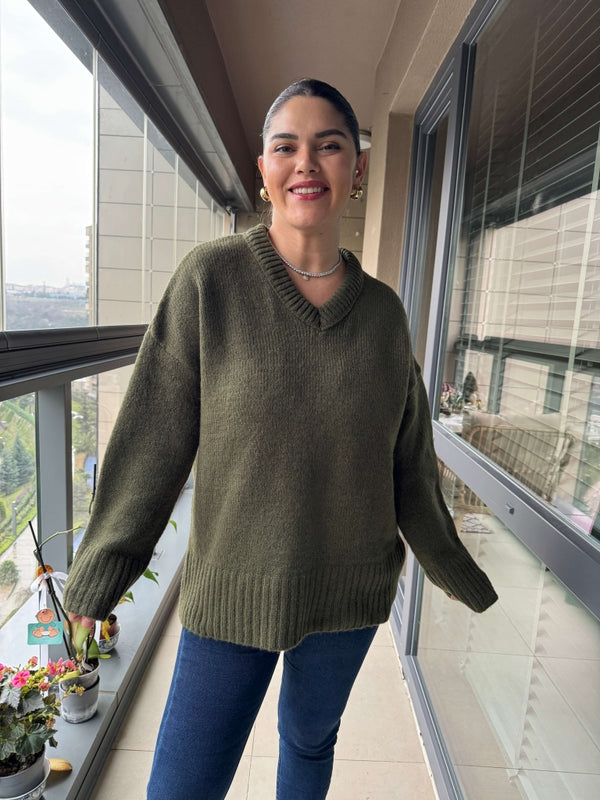 Yeşil V Yaka Oversize Kazak