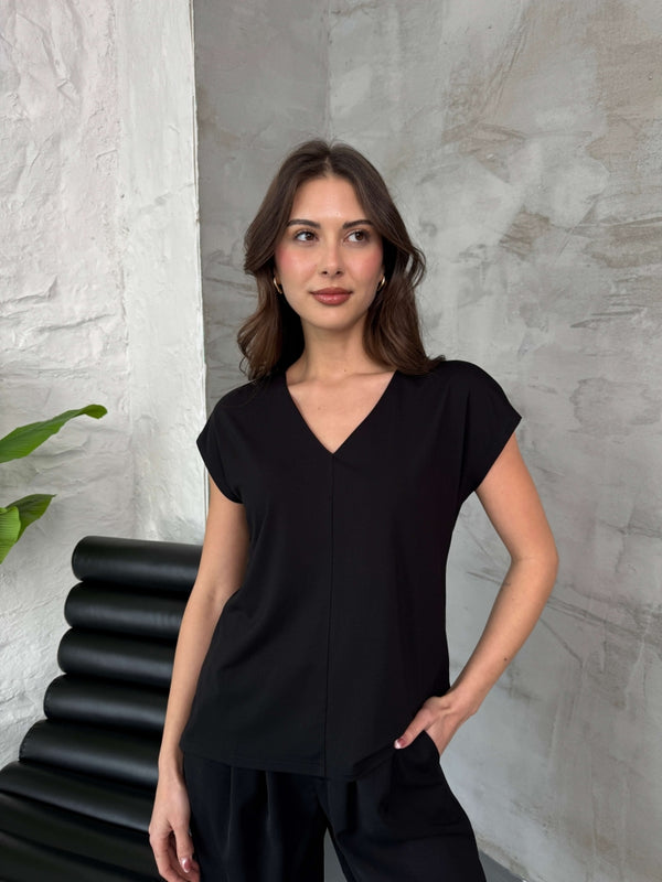 Siyah V Yaka Ön Şeritli Tshirt
