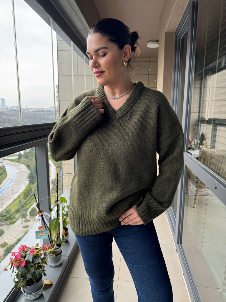 Yeşil V Yaka Oversize Kazak