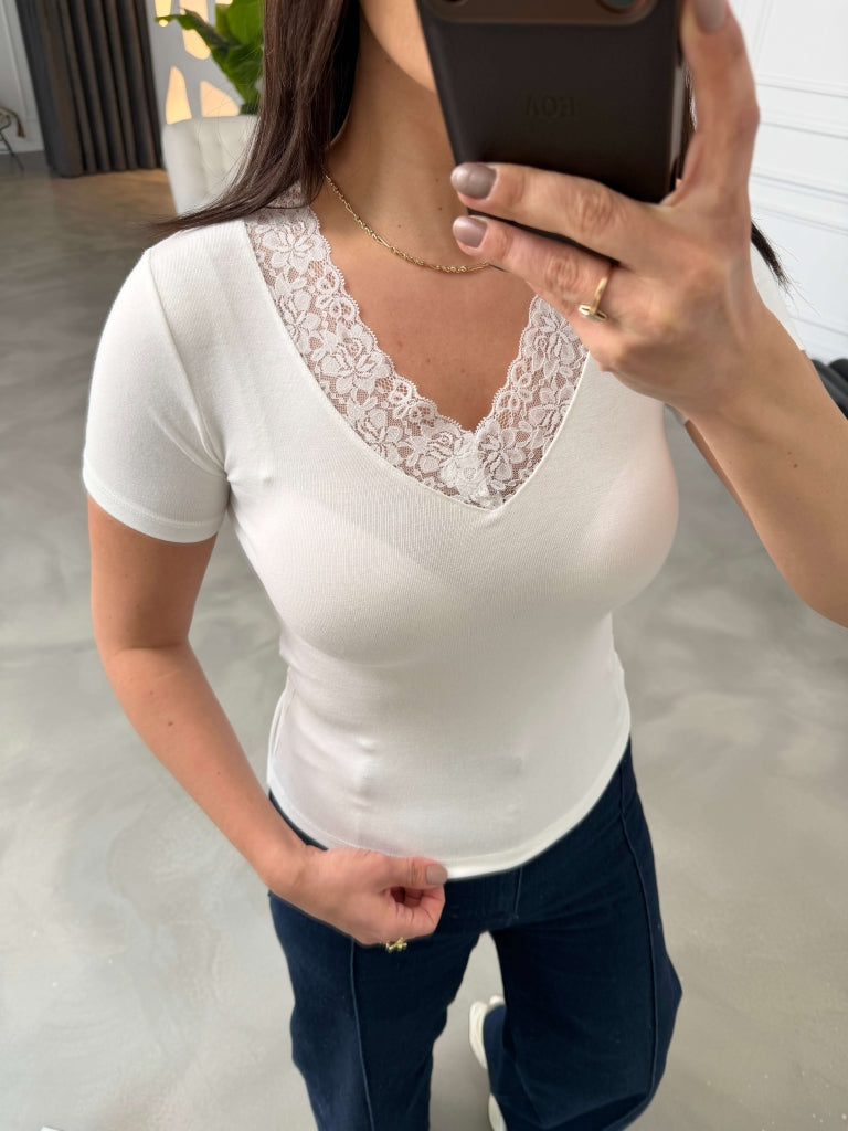 Beyaz Dantel Yaka Massi Tshirt 1015-Beyaz