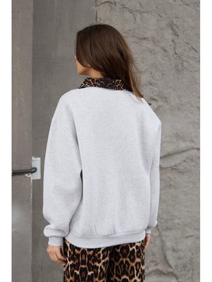 Gri Leopar Nakışlı Polo Yaka Sweat
