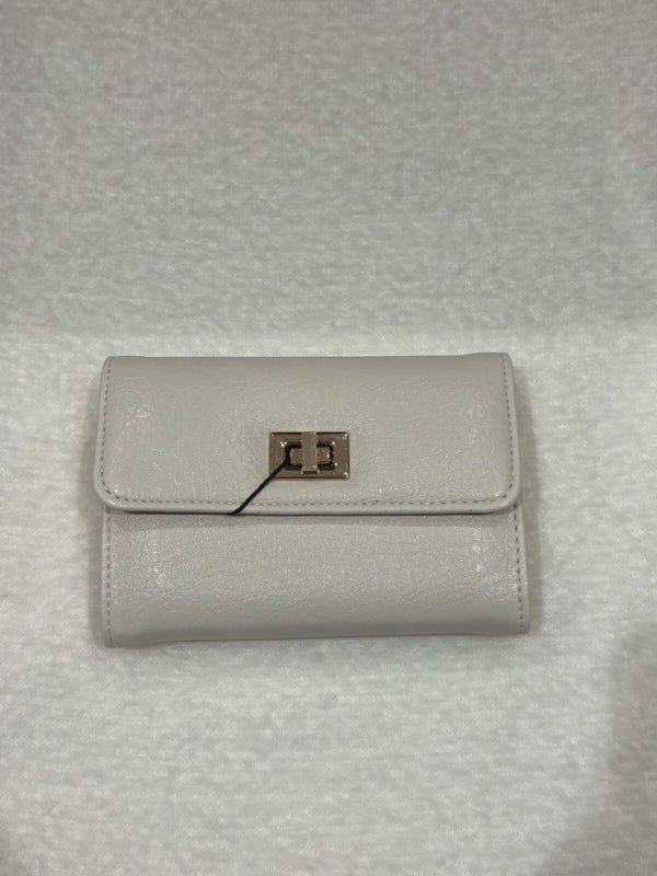 Bej Dokulu Gold Kilitli Cüzdan CZDN03-Bej