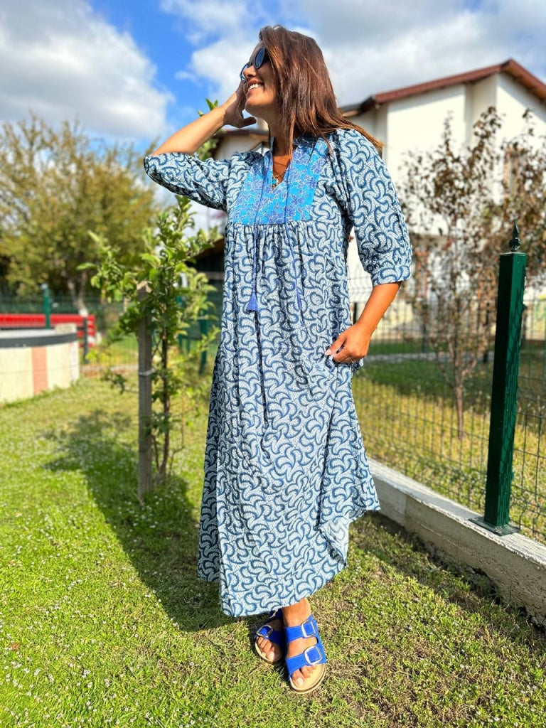 Yaprak Desenli Bağcıklı Elbise
