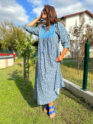 Yaprak Desenli Bağcıklı Elbise