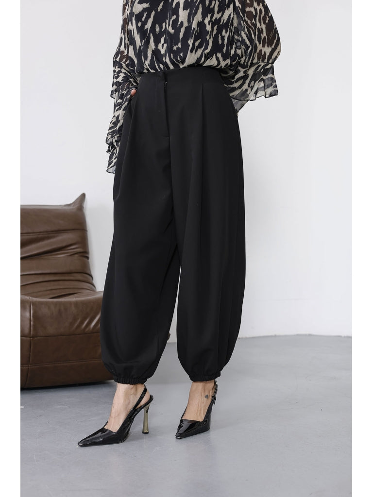 Siyah Pileli Paçası Lastikli Pantolon 51230-SİYAH