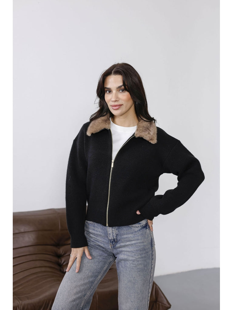 Siyah Peluş Yaka Fermuarlı Triko Hırka EY2557-Siyah