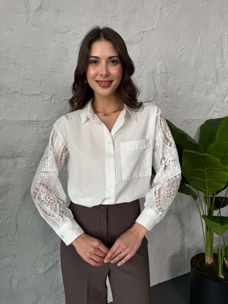 Beyaz Dantel Detaylı Gömlek