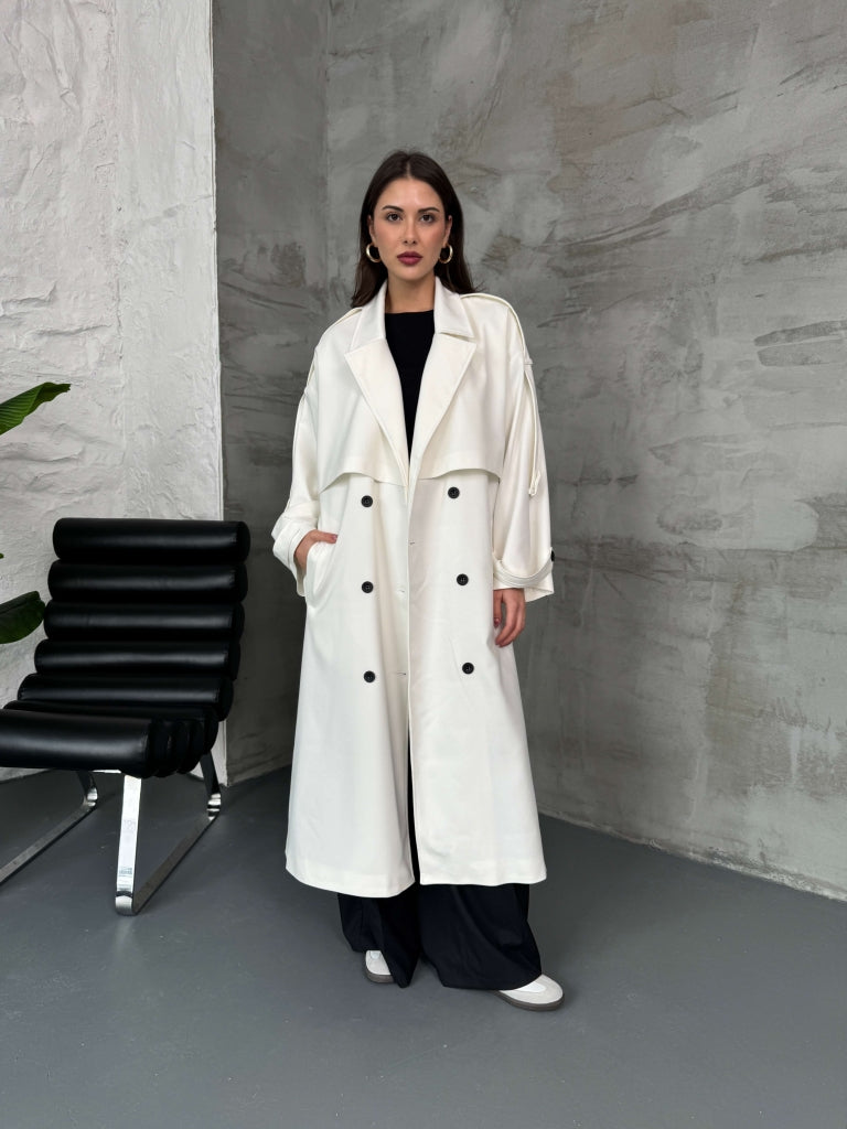 Beyaz Kruvaze Detaylı Oversize Trençkot